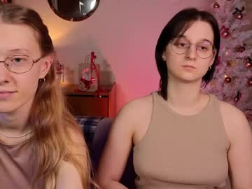 couple
        jitoon_exe cam image #5834645