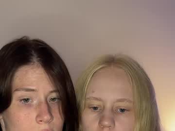 couple
        lisalewi cam image #4931046