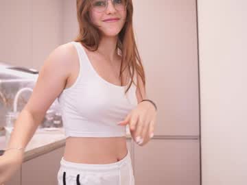 girl
        dream_beam cam image #5876745