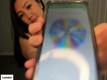 girl
        london_tipton cam image #3950015