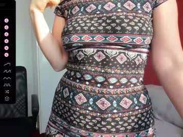 girl
        emilymilf__ cam image #2990525