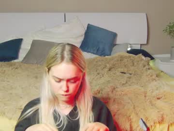 girl
        evi_wow cam image #1248121