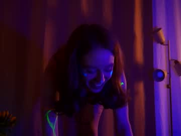 girl
        lizzy_blaze cam image #6298123