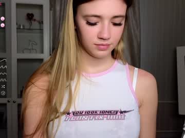 girl
        cute_fox_girl cam image #5718364