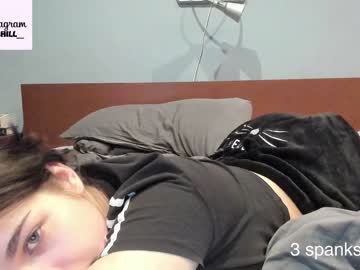 girl
        hot_chill__ cam image #589335