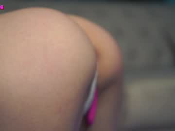 girl
        angels_kiss cam image #927531