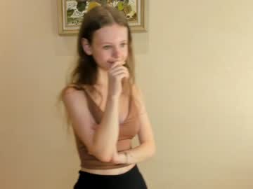 girl
        maryrogersa cam image #2248079
