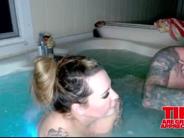 couple
        2freakycouple24 cam image #1213687