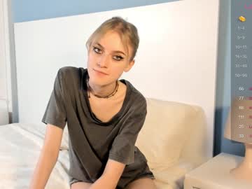 girl
        beckyherington cam image #4142985
