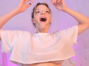 girl
        lesi_moonie cam image #4403752