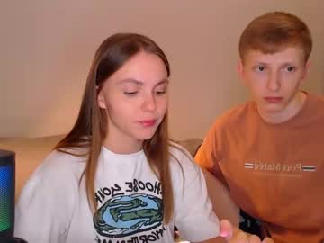couple
        julsweet cam image #4574104