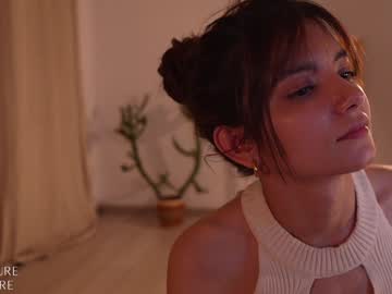 girl
        ellelure_ cam image #6025008