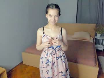 girl
        cherry_tery cam image #1441085
