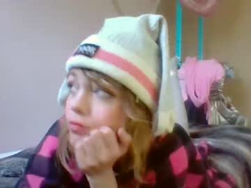 girl
        littlelabrat cam image #3502152