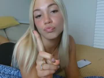 girl
        lovecayaxo cam image #2548512