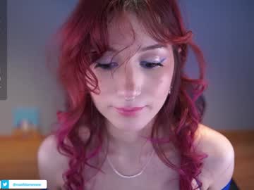 girl
        greeny_mat cam image #4493519