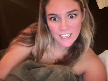 girl
        bananascoconutz cam image #3576715