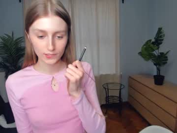 girl
        evamatthews cam image #900016