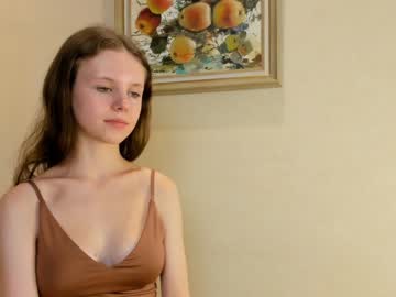 girl
        maryrogersa cam image #2249765