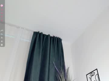 girl
        lola_fantasies cam image #6194015