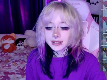 girl
        lollyshy__ cam image #5077424