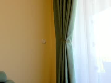 girl
        elaanna cam image #6681492