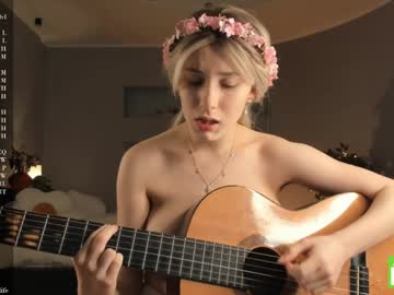 girl
        margarethowell cam image #6035800