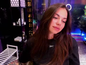 girl
        alma_pearl cam image #1919143