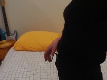 girl
        olive_nextdoor cam image #1090825