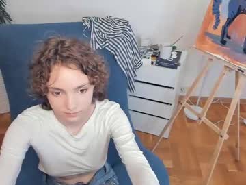 girl
        cutee_curls cam image #4744434