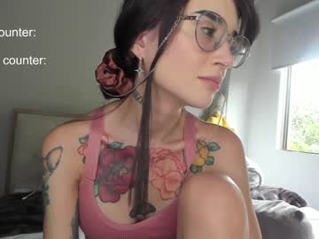 girl
        lonelly_lolly98 cam image #4048052