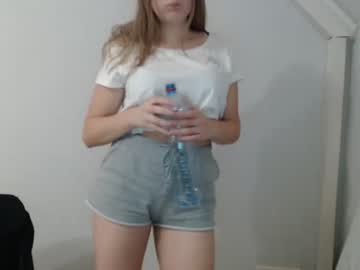girl
        ripe_cherry69 cam image #571981
