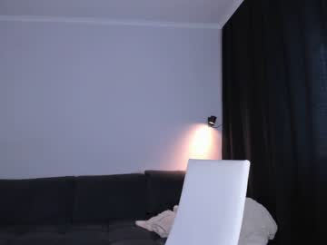 girl
        meowlina cam image #279237