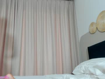 girl
        justacuddlie cam image #4999541