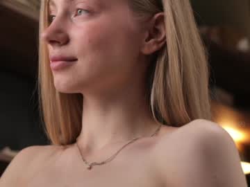 girl
        kateharrise cam image #5028952