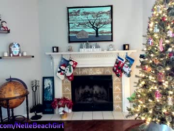 girl
        nellebeachgirl cam image #405620