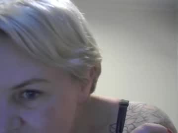couple
        watchmeplay2 cam image #3878750