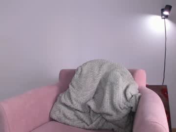 girl
        meowlina cam image #4368708