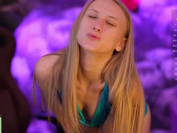 girl
        angeellina cam image #3963991