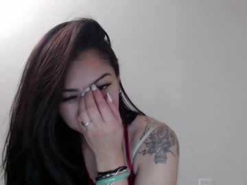 girl
        london_tipton cam image #2600388
