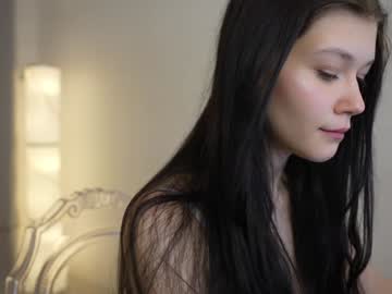 girl
        kelly_ember cam image #5821141