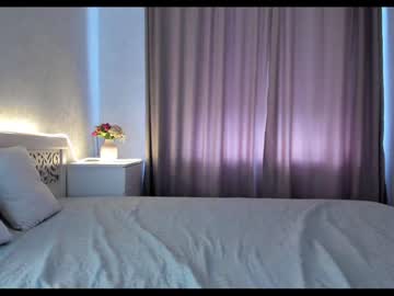 girl
        tixxxy cam image #5331997