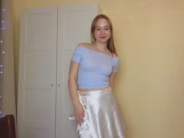 girl
        light__fury cam image #3078466