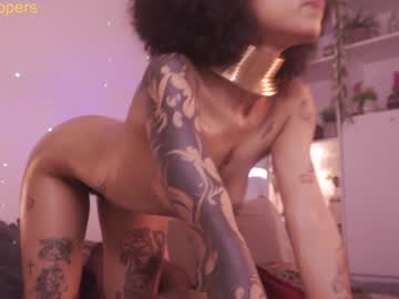 girl
        cooper_reds cam image #4530724