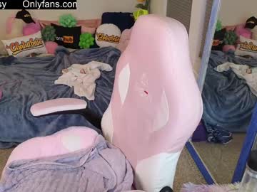 girl
        pr3ttyp1nkpussy cam image #6887621