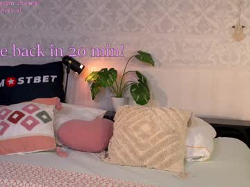 girl
        ella_knockers_xl cam image #5528379
