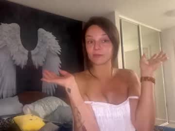 girl
        bellamaz cam image #5811392