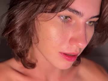 girl
        helensheaven cam image #5062020