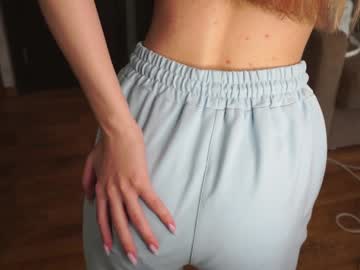 girl
        lynnaharriss cam image #4705335