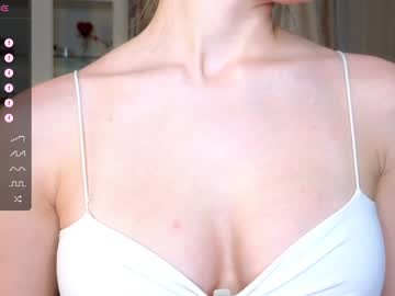 girl
        cute_fox_girl cam image #6804953
